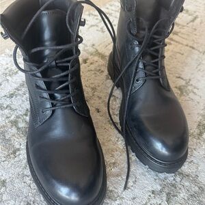 Zara Men's Sleek Black Lace-Up Boots